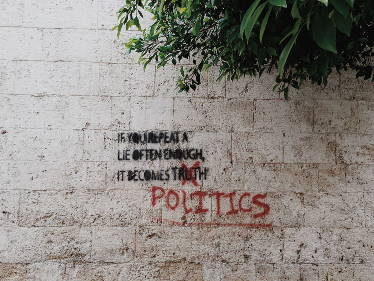 Política