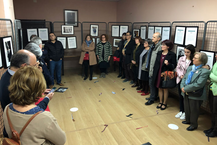 Exposición cámara de escribir