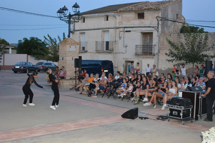 Espectáculo de danza en Cinco Olivas