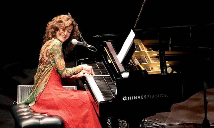 Carmen París