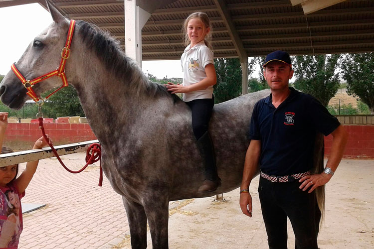 Alberto y su hija Carla comparte la pasión por los caballos