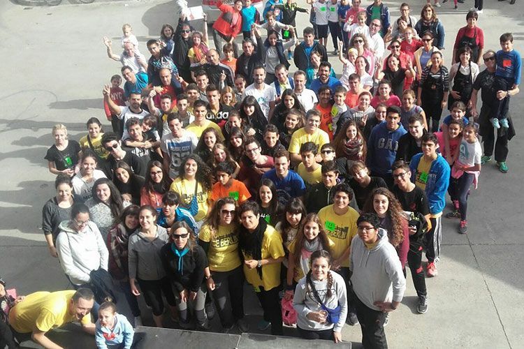 Jóvenes participantes en la carrera solidaria de Gelsa