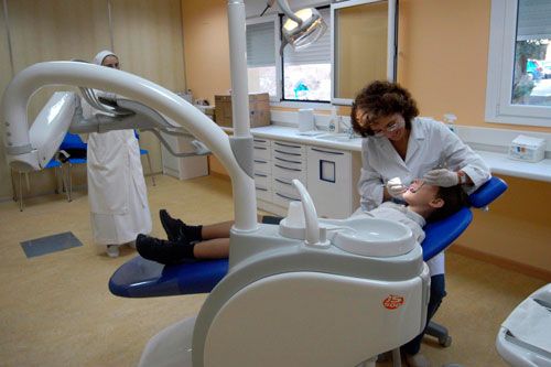 niños en el dentista