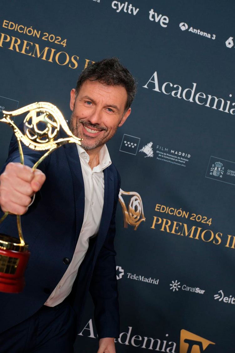 Iñaki Urrutia tras recoger el premio Iris