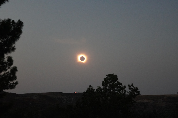 La sombra que cruzó el Ebro: El eclipse que convirtió la Ribera Baja en un mirador