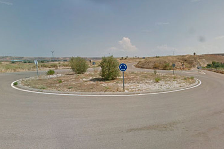 Rotonda de acceso a Cinco Olivas