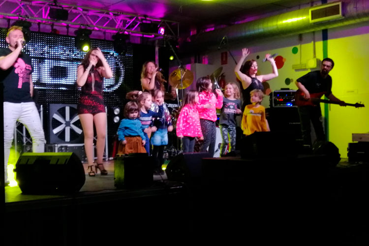 Foto de archivo de las fiestas de Cinco Olivas de 2020