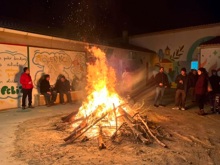 Foto de archivo de las fiestas de San Blas en Cinco Olivas.