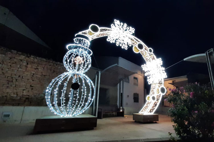 Foto de archivo de la iluminación navideña de Escatrón