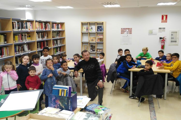 Cuentacuentos en la biblioteca de Gelsa