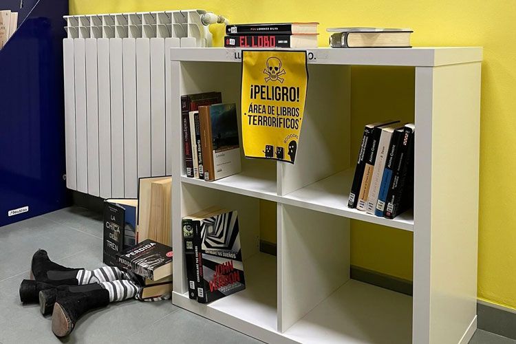 Rincón terrorífico de la biblioteca de La Zaida