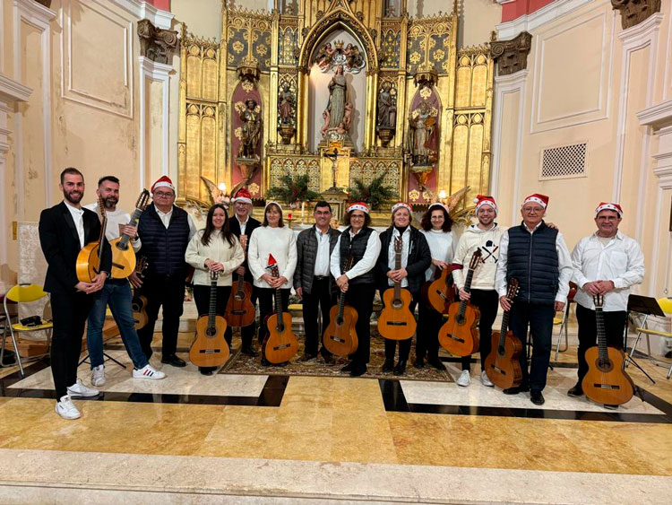Foto de archivo de la rondalla de Pina tras un concierto de villancicos en diciembre de 2023